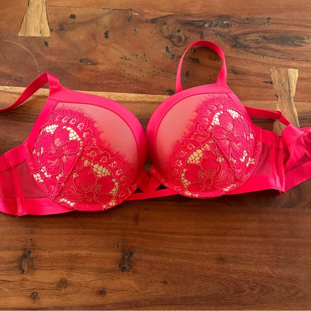 Victoria’s Secret Very Sexy Push-Up Size 34D